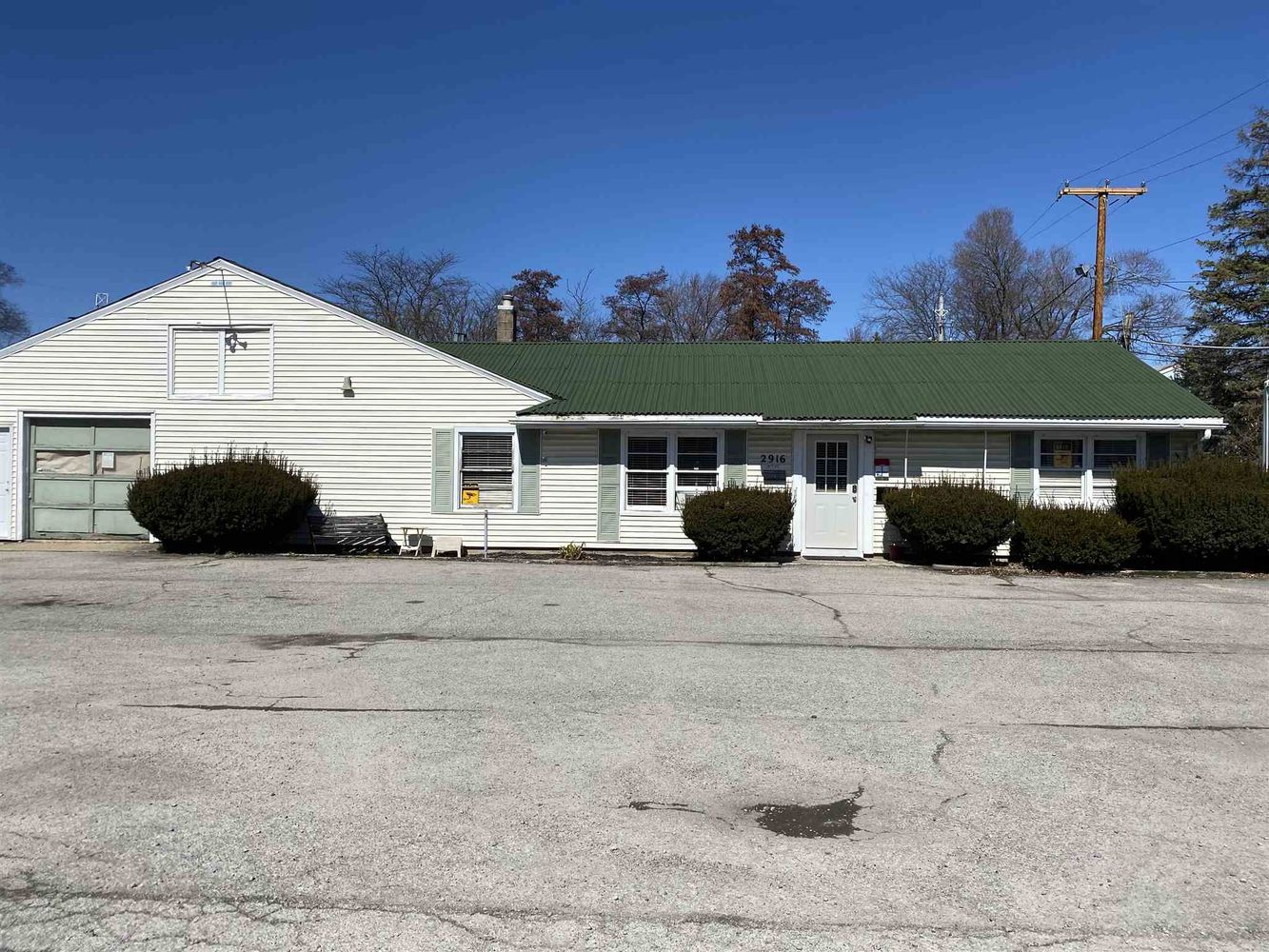 2916 Engle Rd, Fort Wayne, IN 46809